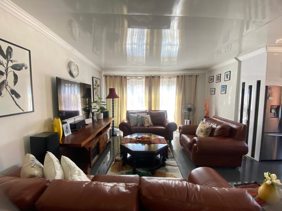 3 Bedroom Property for Sale in Tlhabane West North West